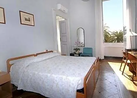 Mediterranee 3* ג'נובה
