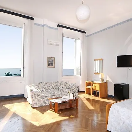 Hotel Mediterranee