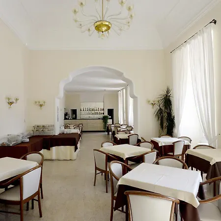 Otel Mediterranee 3*