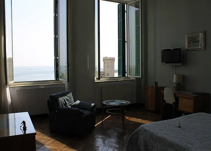 Hotel Mediterranee Genova