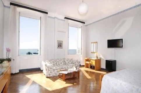 酒店 米迪特拉奈酒店