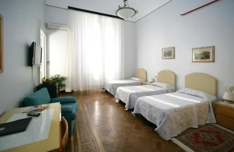 米迪特拉奈酒店 热那亚