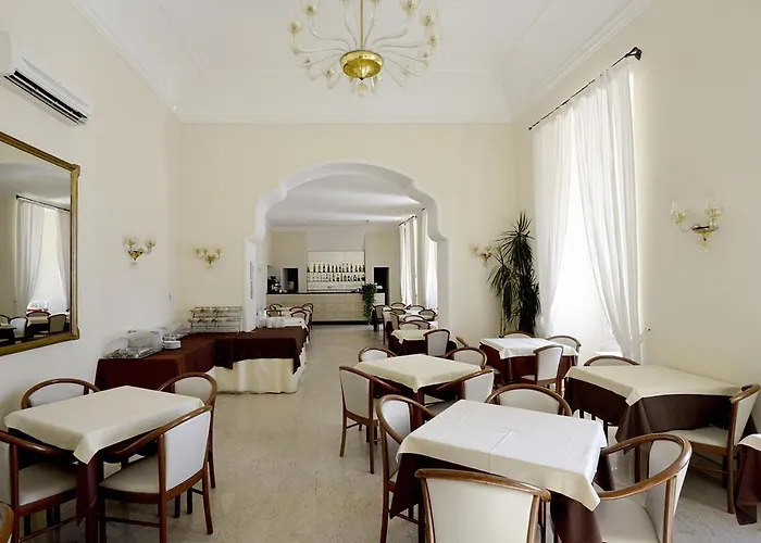 酒店 米迪特拉奈酒店 3*