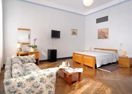 Mediterranee 3* ג'נובה