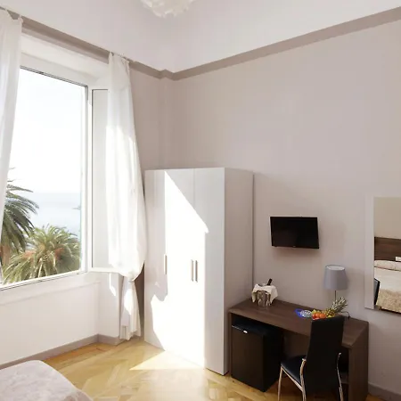 מלון Mediterranee